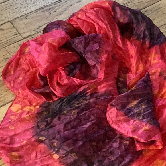 Gorgeous 100% silk scarf/wrap, large dimensions, NWOT - Picture 1 of 3